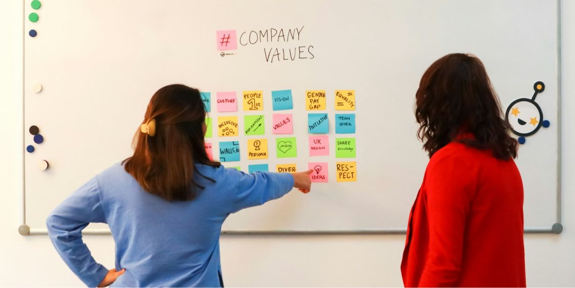 Proactive vs Reactive Behavior: Key Differences, Benefits & Tips